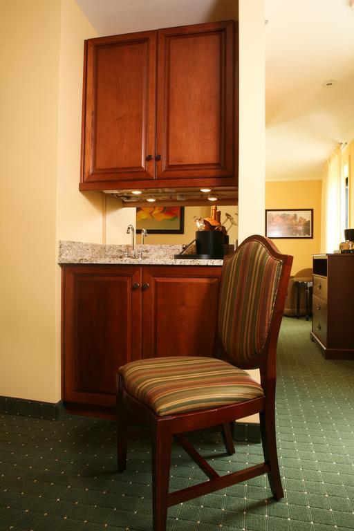 Main Street Inn Блексбург Екстериор снимка