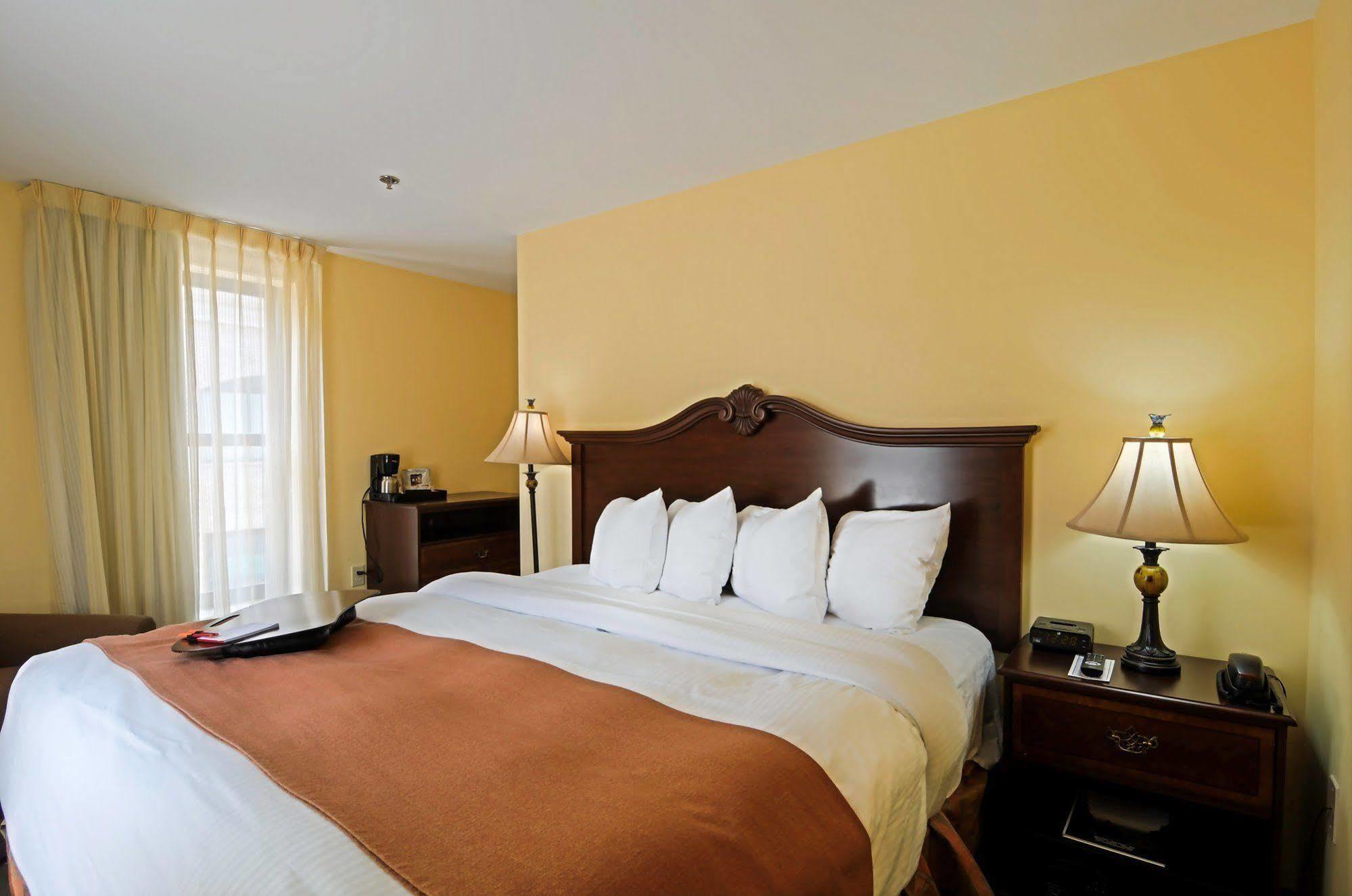 Main Street Inn Блексбург Екстериор снимка